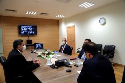 VALİ AYAZ EĞİTİM CAMİASI İLE YÜZYÜZE EĞİTİM HAKKINDA GÖRÜŞTÜ