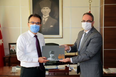 VALİ AYAZ'A PTT'NİN KURULUŞ YILDÖNÜMÜ ZİYARETİ