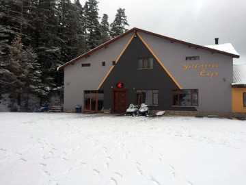 YILDIZTEPE'YE BEKLENEN KAR YAĞDI