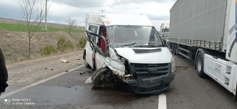 ÇERKEŞ'TE TRAFİK KAZASI: 2 ÖLÜ 1 YARALI