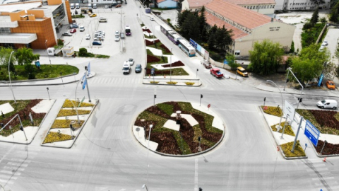 REFÜJ VE KAVŞAKLARDA MODERN TASARIMLAR