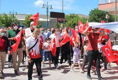 19 MAYIS GENÇLİK YÜRÜYÜŞÜ YOĞUN KATILIMLA GERÇEKLEŞTİ