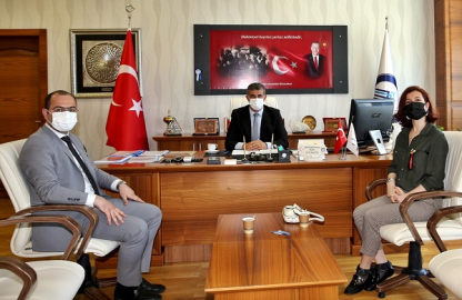TOSYA BELEDİYE BAŞKANI VOLKAN KAVAKLIGİL REKTÖR ÇİFTÇİ'Yİ ZİYARET ETTİ