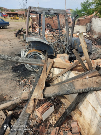 KIZILIRMAK-KARAMÜRSEL KÖYÜNDE ÇIKAN YANGINDA 1 EV KÜL OLDU