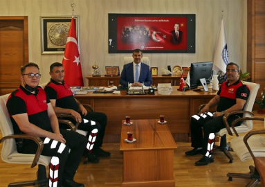 REKTÖR ÇİFTÇİ: "GELECEĞİN İTFAİYECİLERİNİ YETİŞTİRİYORUZ"