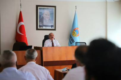 BAŞKAN ESEN BİRİM MÜDÜRLERİ İLE DEĞERLENDİRME TOPLANTISI YAPTI