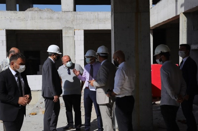 VALİ AYAZ ATATÜRK İLK OKULU İNŞAATINI İNCELEDİ