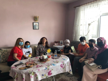 MÜRÜVVET TEYZE: "SİZDEN SADECE HOŞ BİR SEDA VE SELAM BEKLİYORUZ"