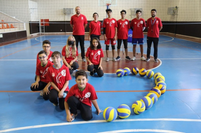 AYYILDIZ VOLEYBOL AKADEMİSİ EĞİTİMLERİNE START VERDİ
