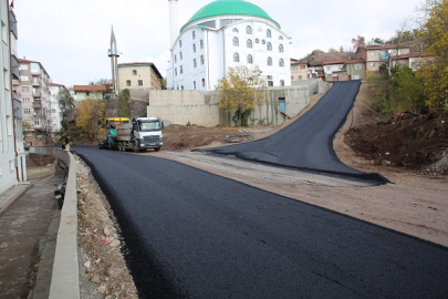 KARATAŞ MAHALLESİNDE YENİ AÇILAN YOL ASFALTLANDI