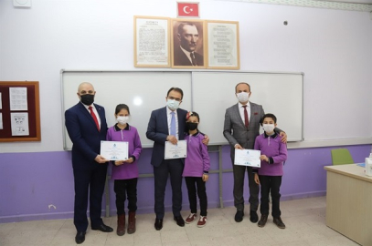 VALİ AYAZ ESENTEPE MAHALLESİNDEKİ OKULLARI ZİYARET ETTİ