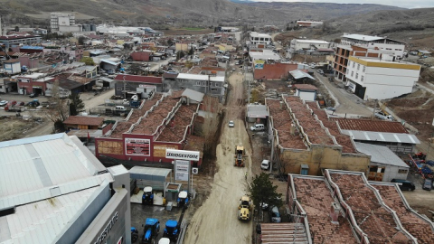 KÜÇÜK SANAYİ SİTESİ ÇAMURDAN KURTULUYOR