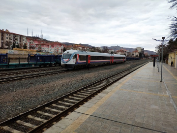 KARAELMAS EKSPRESİ YOLCU SEFERLERİ BAŞLAMADAN BİTTİ