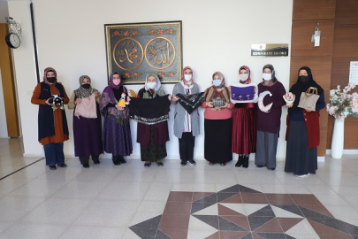 KURSTA ÜRETTİKLERİ İLE AİLE BÜTÇELERİNE KATKI SAĞLIYORLAR