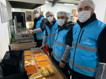 SOFRALAR BİRLİKTE ŞENLENİYOR