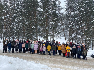 BAŞKAN ESEN'DEN ÇOCUKLARA KARNE HEDİYESİ