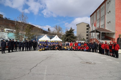 DEPREM ANI TAHLİYE VE YANGIN TATBİKATI YAPILDI