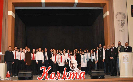 KORKMA SÖNMEZ BU ŞAFAKLARDA YÜZEN AL SANCAK