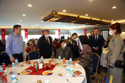 VALİ AYAZ ŞEHİT VE GAZİ AİLELERİMİZLE YEMEK PROGRAMINDA BİR ARAYA GELDİ