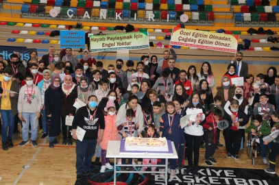 NEŞE, EĞLENCE VE MUTLULUK ORHAN SAKA’DA