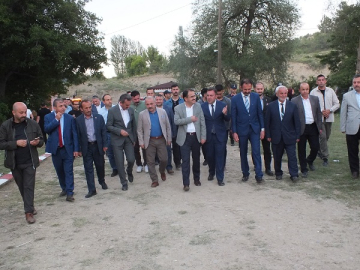 YARIŞMA MUHTEŞEM FESTİVAL MUHTEŞEM TEBRİKLER BAYRAMÖREN