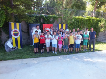 ÇANKIRI FENERBAHÇELİLER DERNEĞİ'NDEN YARININ BÜYÜKLERİNE KİTAP HEDİYESİ