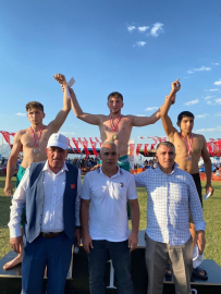 AVRUPA ŞAMPİYONU GÜREŞÇİ 3 GÜNE 3 ŞAMPİYONLUK SIĞDIRDI