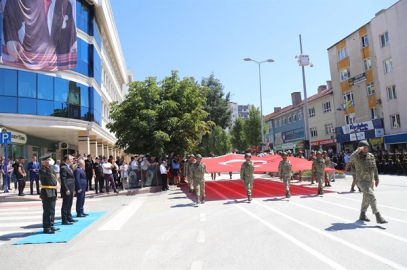 ZAFER BAYRAMININ 100. YILDÖNÜMÜ İLİMİZDE COŞKUYLA KUTLANDI