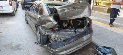 ATATÜRK BULVARI'NDA ZİNCİRLEME TRAFİK KAZASI