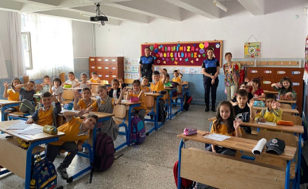 ÇANKIRI POLİSİNDEN OKULA YENİ BAŞLAYAN ÖĞRENCİLERE ÖZEL EĞİTİM