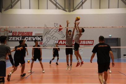 KIZILIRMAK BELEDİYESİ ÇANKIRI BİRLİKSPOR VOLEYBOL TAKIMI ÇALIŞMALARINA HIZ VERDİ