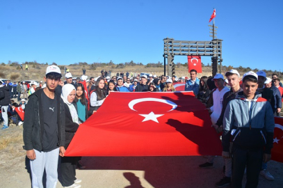 13. İSTİKLÂL YOLU ETKİNLİKLERİ COŞKUYLA KUTLANDI