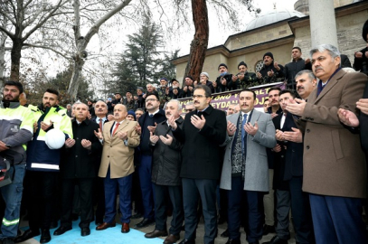 BÜYÜK CAMİ ÖNÜ MEYDAN DÜZENLEMESİ VE YERALTI OTOPARK PROJESİNİN TEMELİ ATILDI