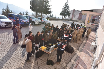 İL JANDARMA EKİPLERİNDEN BİR YANDAN OPERASYON BİR YANDAN EĞİTİM