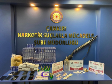 ÇANKIRI EMNİYETİNDEN ZEHİR TACİRLERİNE SUÇ ÜSTÜ