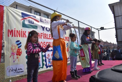 TUZLU BAĞLARI TOKİ'DE DEPREMZEDE ÇOCUKLAR İÇİN EĞLENCE