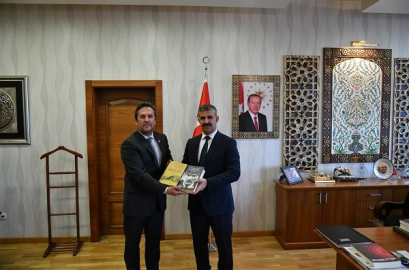 ÇAKÜ ÖĞRETİM ÜYESİ ATATÜRK ARAŞTIRMA MERKEZİ BAŞKAN YARDIMCISI OLDU