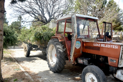 ILGAZ MEZARLIKLARINDA BAHAR TEMİZLİĞİ BAŞLADI