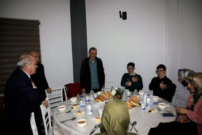 BAŞKAN ESEN ENGELLİ VATANDAŞLARLA İFTAR YAPTI