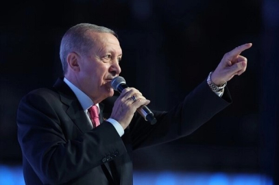 CUMHURBAŞKANI ERDOĞAN'DAN GENÇLERE TELEFON, BİLGİSAYAR VE MÜLAKAT MÜJDESİ