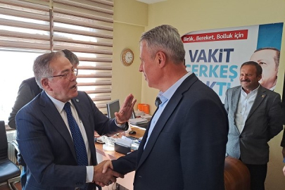 KARAMEMİŞ VE YAKIN'DAN ÇERKEŞ AK PARTİ İLÇE BAŞKANLIĞI VE BELEDİYE BAŞKANI SOPACI'YA ZİYARET