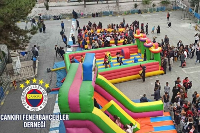 ÇANKIRI FENERBAHÇELİLER DERNEĞİ'NCE DÜZENLENEN ETKİNLİKTE ÇOCUKLAR DOYASIYA EĞLENDİLER