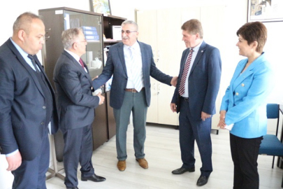 KARAMEMİŞ'TEN ÇİVİTCİOĞLU'NA KULAK KOPARMA TEPKİSİ  SEN KİMSİN? ÇANKIRI HALKINDAN HEMEN ÖZÜR DİLEMELİSİN.