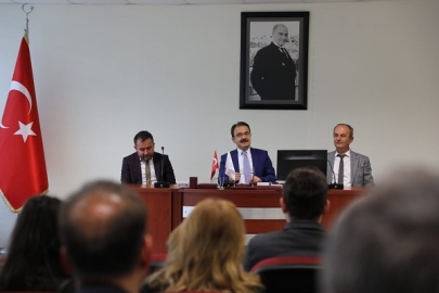 VALİ AYAZ ÇANKIRI'DAN BESNİ'YE BİLİM YARENLİĞİ EKİBİYLE MAKAMINDA GÖRÜŞTÜ