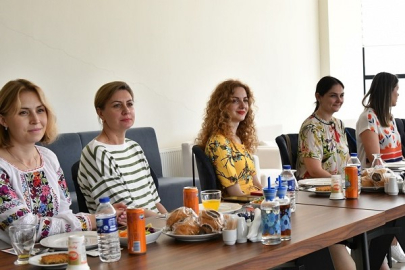 REKTÖR ÇİFTÇİ 6 FARKLI ÜLKEDEN GELEN AKADEMİSYENLERİ KABUL ETTİ