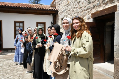 KADINA YÖNELİK ŞİDDETLE MÜCADELEDE DEĞERLER VE MANEVİYAT KONFERANSI