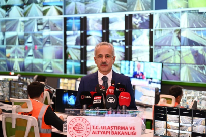 BAKAN URALOĞLU: "AKILLI ULAŞIM SİSTEMİYLE 69 BİN KİLOMETRELİK YOL AĞIMIZI ANLIK 7/24 TAKİP EDİYORUZ"
