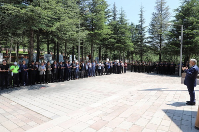 VALİ AYAZ ŞEHİTLERİMİZ İÇİN DUA ETTİ ARDINDAN VATANDAŞLARI UYARDI