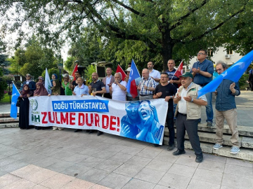 URUMÇİ KATLİAMININ KURBANLARI KATLİAMIN YILDÖNÜMÜNDE DUALARLA ANILDI