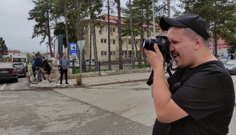 BARIŞ KERİM CESUR ÇANKIRI VE ÇERKEŞ DE ÖYLE FOTOĞRAFLAR ÇEKTİ Kİ